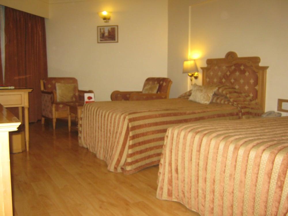 The Pride Hotel, Nagpur Exterior foto